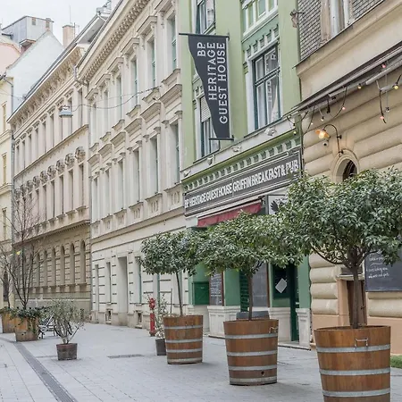 April Studio On The City Center Budapest