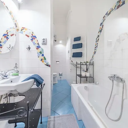 April Studio On The City Center Apartment