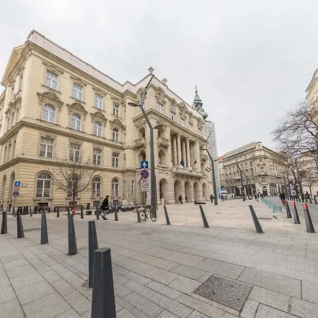 April Studio On The City Center * Budapest