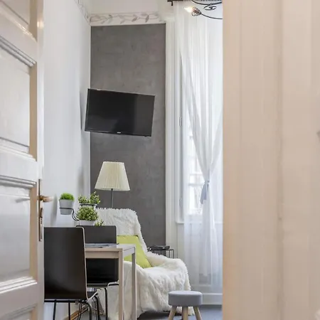 April Studio On The City Center * Budapest